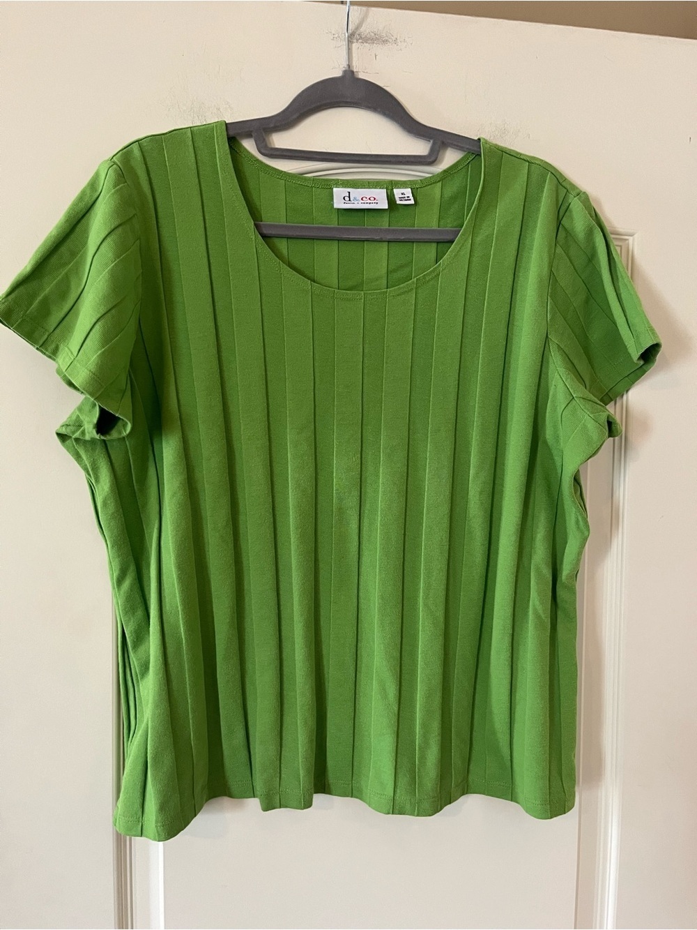 D & Company Lime Green Ribbed Short Sleeve Top Women’s Size XL